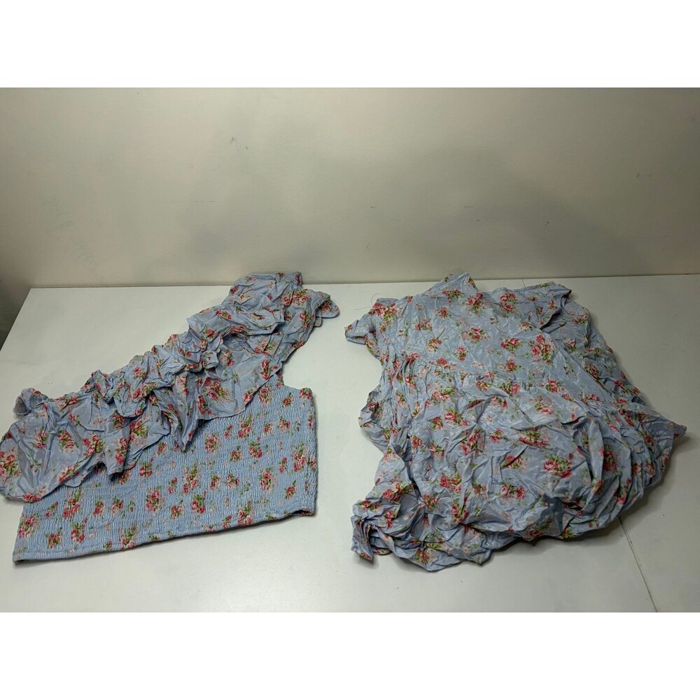 Women’s Abercrombie & Fitch 2 Piece Top & Skirt